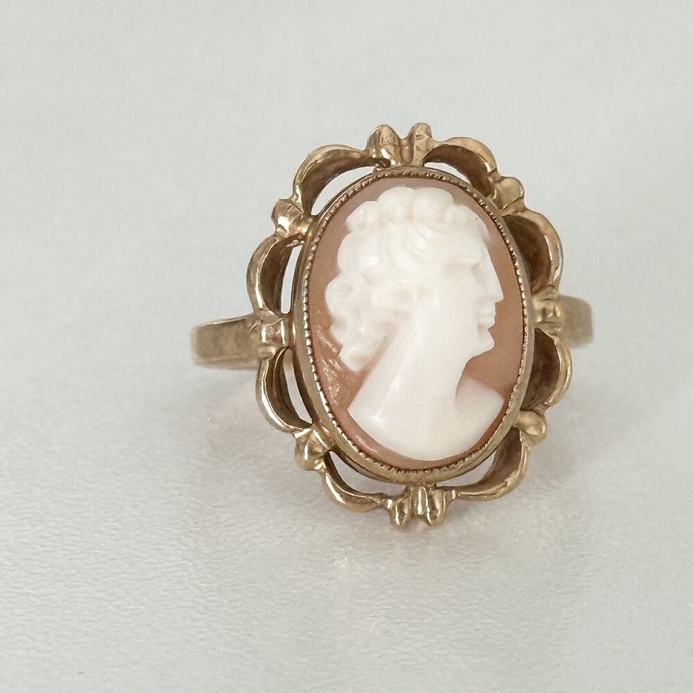 Vintage 10k Yellow Gold Genuine Cameo Shell Hand Carved Ladies Band Ring Size 5